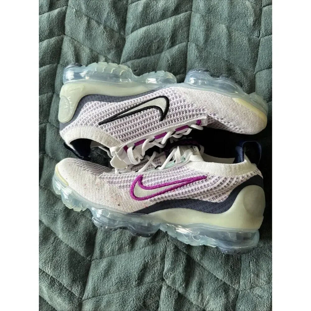 Nike Air Vapormax 2021 Flyknit GS White Violet Frost Size 7 Pre Owned Excellent